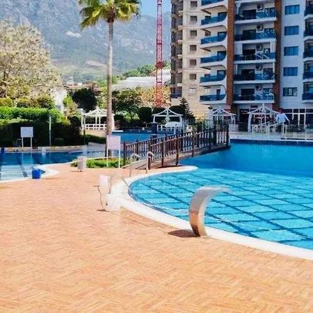 Azura Park Apartament *